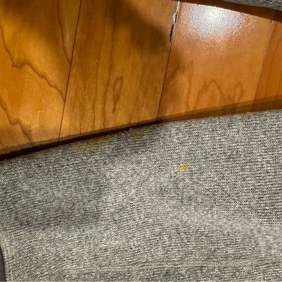 Patagonia zip up in fair used condition - Picture 6 of 6